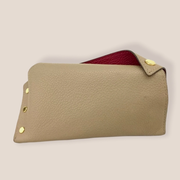 LOUIS  VUITTON  Clemence Leather 4 Ring K… - Picture 2 of 15